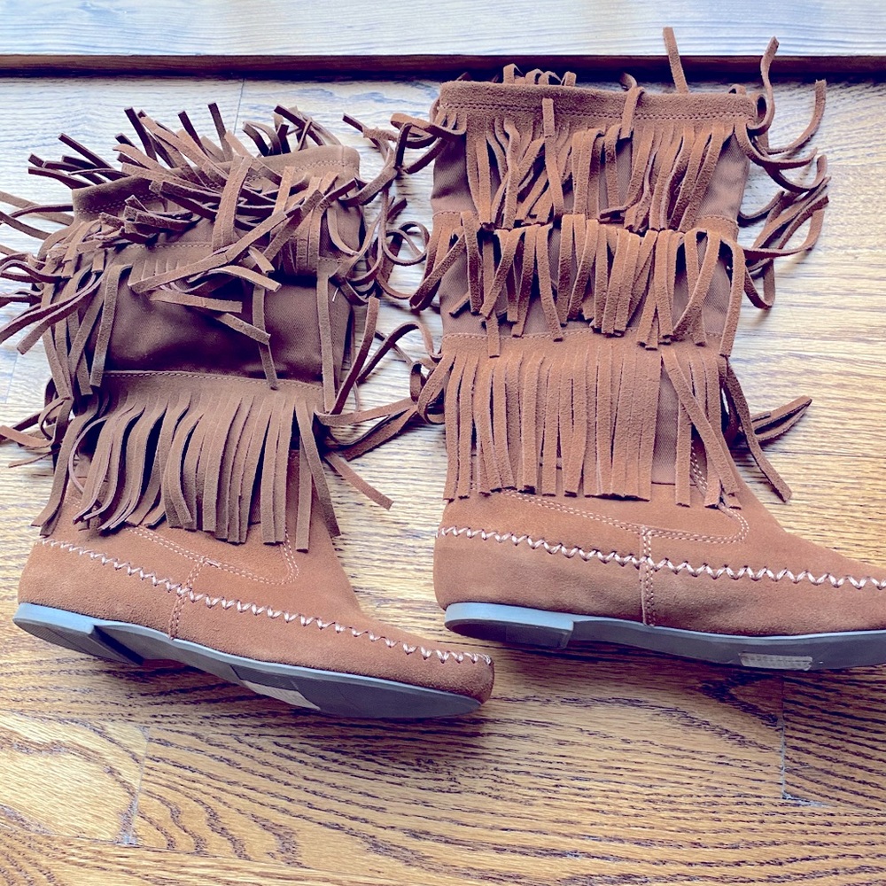Lauren Conrad Suede fringe boots size 6
